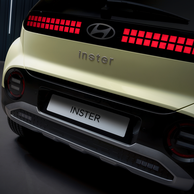 Hyundai INSTER Details back