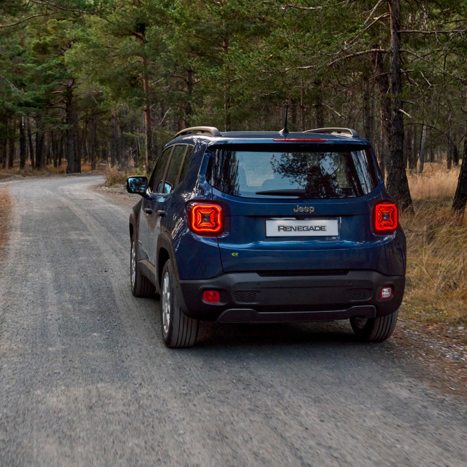 VanMossel Jeep Renegade III