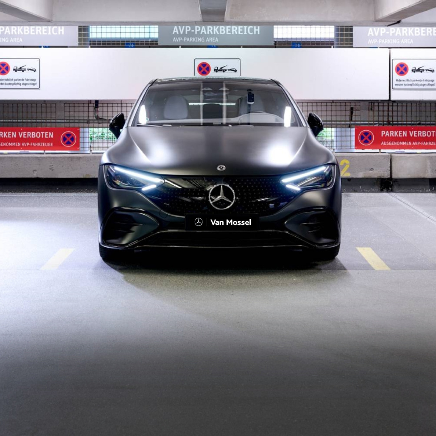Mercedes Benz EQE Website