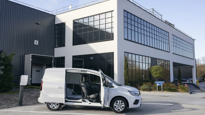 10 Renault vernieuwt elektrisch bedrijfswagenaanbod met nieuwe Kangoo en Master E Tech electric kopie