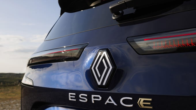 14 Rijden met de nieuwe Renault Espace zelfde DNA nieuwe generatie v2