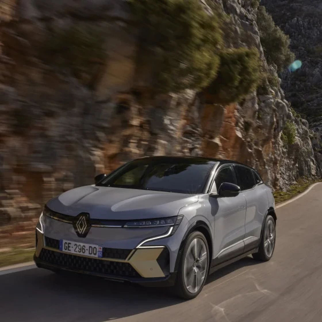 19 Rijden met de nieuwe Renault Megane E Tech Electric FillWzU2MCw1NjBd