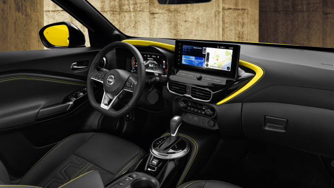 JUKE MC 2024 interior  iconic yellow body color N Sport driver cockpit side view